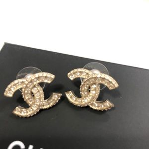 Brand new AUTHENTIC never worn CHANEL CC Earrings